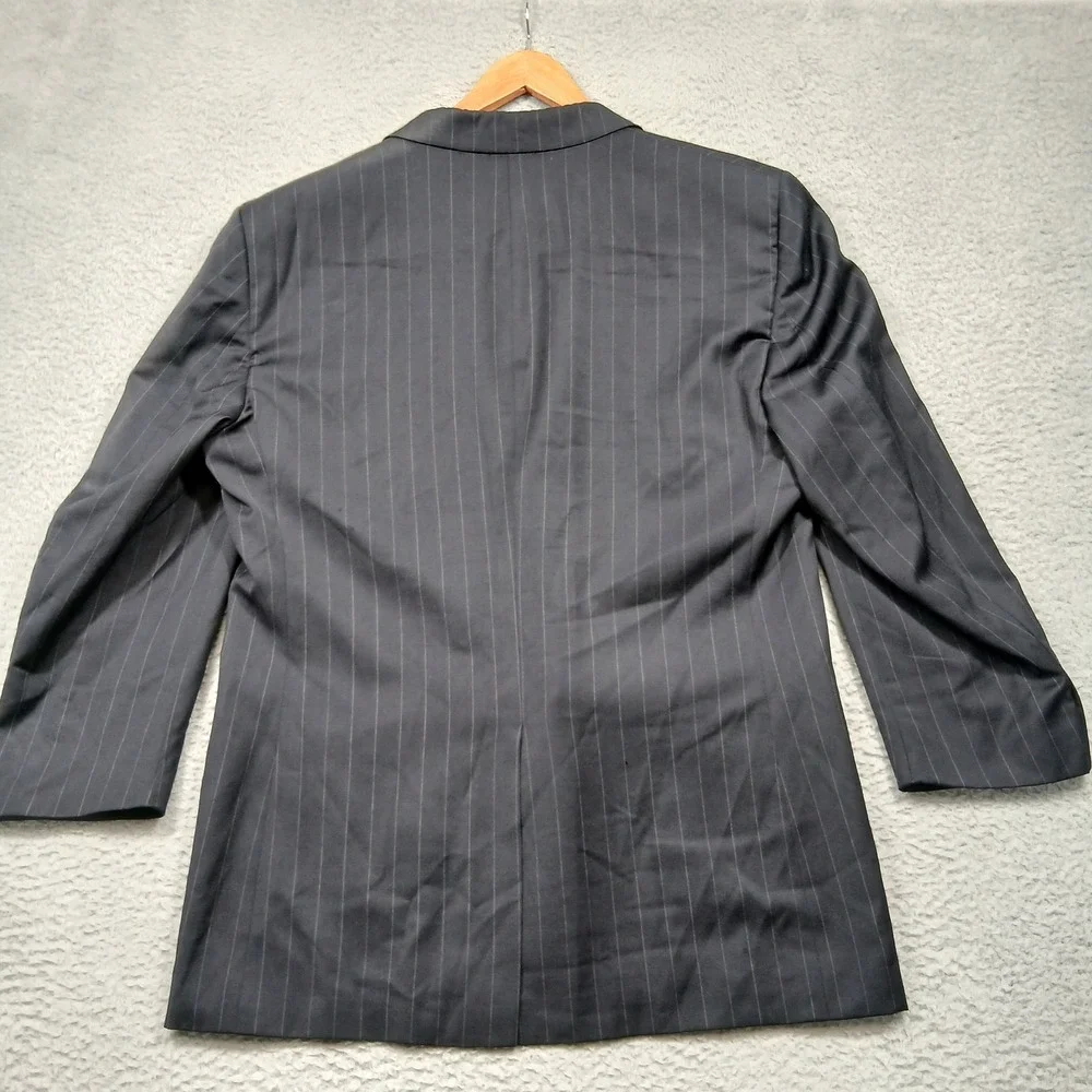 Jos A Bank Traveler's Collection Men's 43R Pinstripe Wool Suit‎ Gray 2-Button